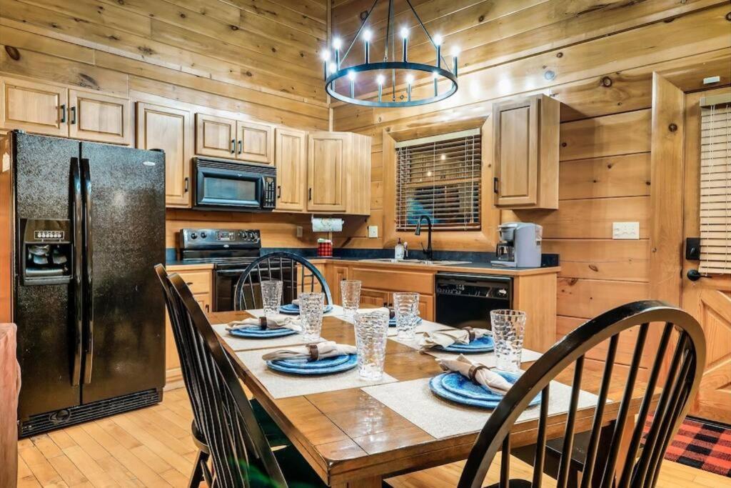 Cabin-N-Smokys! Indoor Resort Pool Views Hot Tub Game Room Sevierville Exterior photo