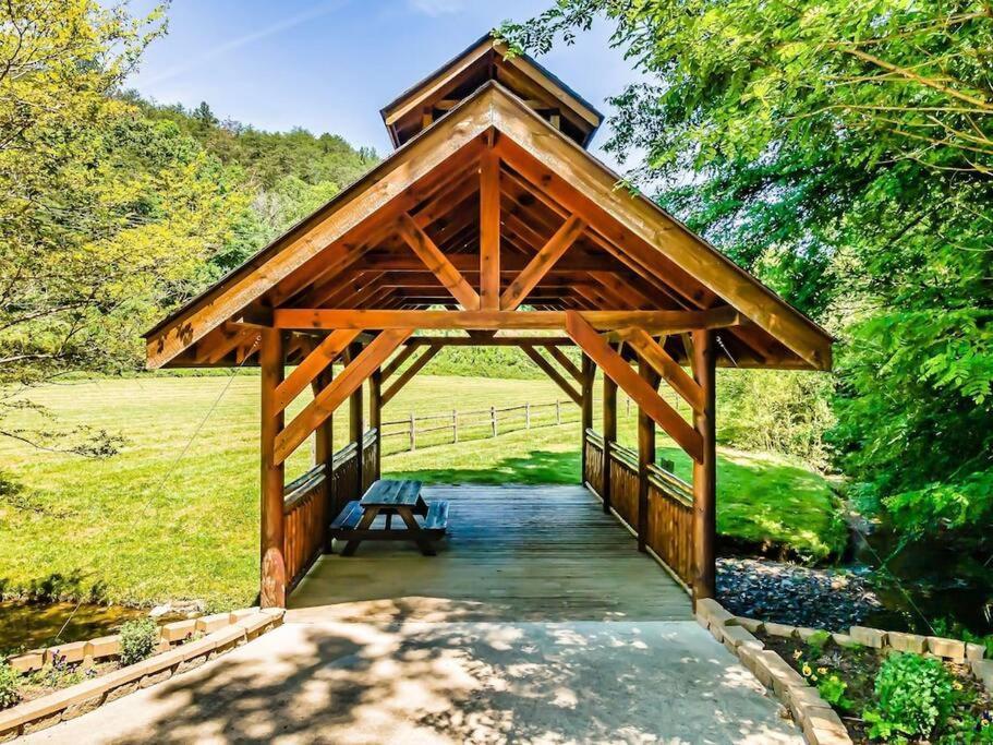 Cabin-N-Smokys! Indoor Resort Pool Views Hot Tub Game Room Sevierville Exterior photo