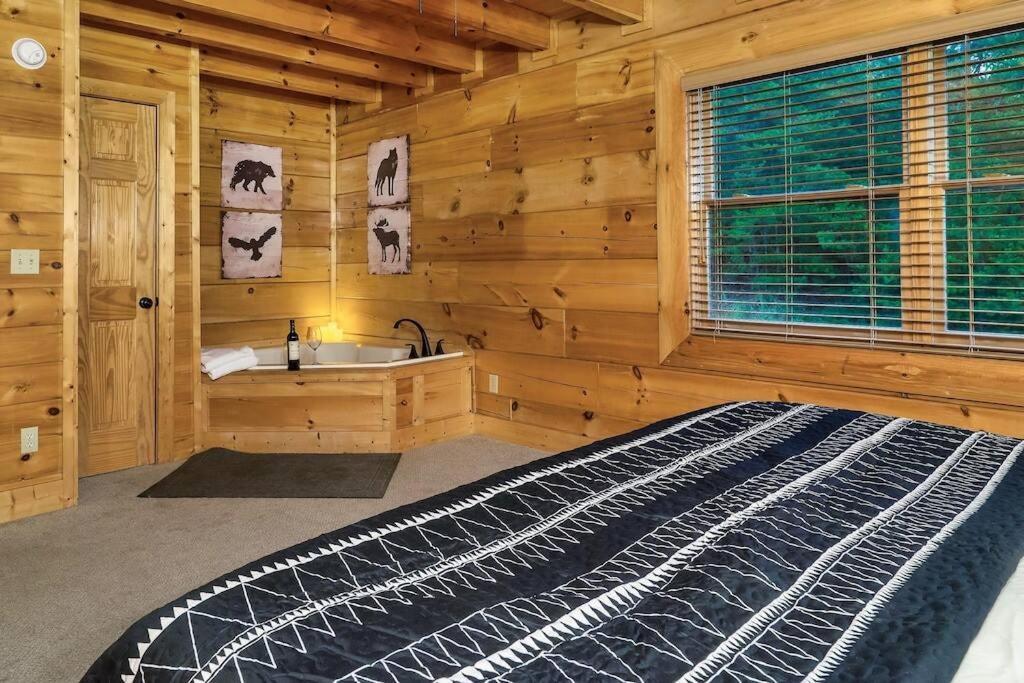 Cabin-N-Smokys! Indoor Resort Pool Views Hot Tub Game Room Sevierville Exterior photo